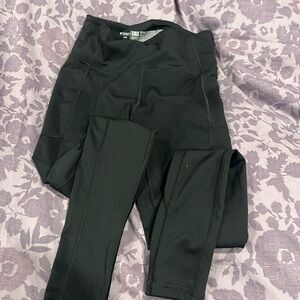 Victoria’s Secret flow black yoga pants with pockets size 6